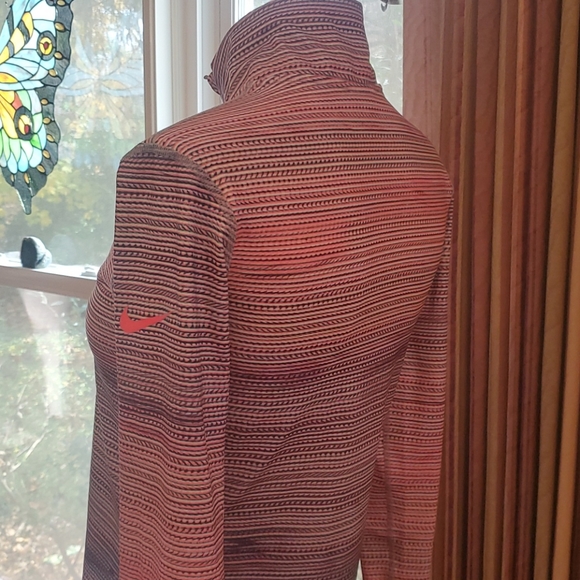 Nwot nike 1/2 zip medium - Picture 3 of 5